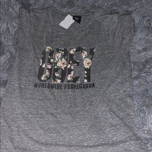 Gray obey t-shirt